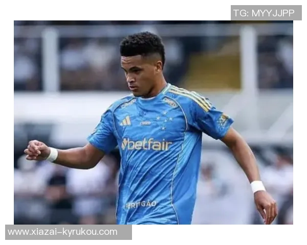 多特蒙德即将签下克鲁塞罗17岁边卫普拉特斯转会费达1200万欧元